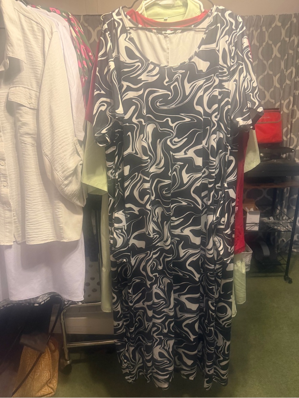 4 items 5xs Women's Print Midi Dresses